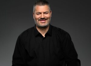 manolis kontaros